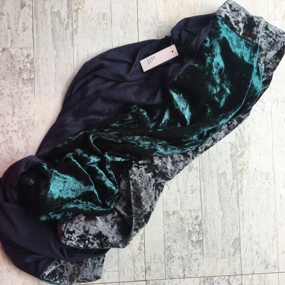 APT. 9 Velvet Patchwork Infinity Scarf Crushed Velvet Mixed Media Velour NWT - Picture 2 of 4